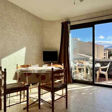 Apartment : Avec Terrasse, Proche Et Commerces, Parfait Pour Famille - Fr-1-225-637