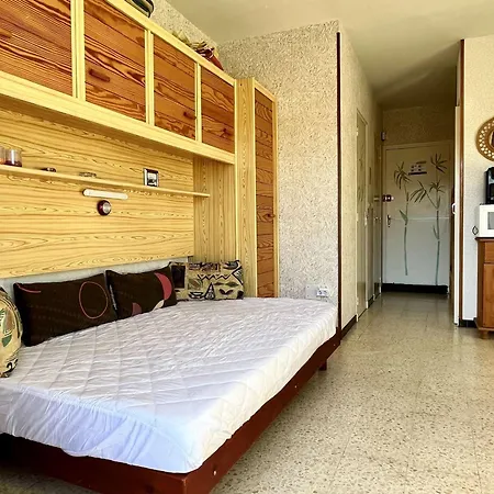 : Avec Terrasse, Proche Et Commerces, Parfait Pour Famille - Fr-1-225-637 Apartment